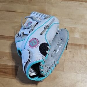 3 for $30⚾️ Wilson A200 EZ Catch T-Ball Glove 10" • White & Teal